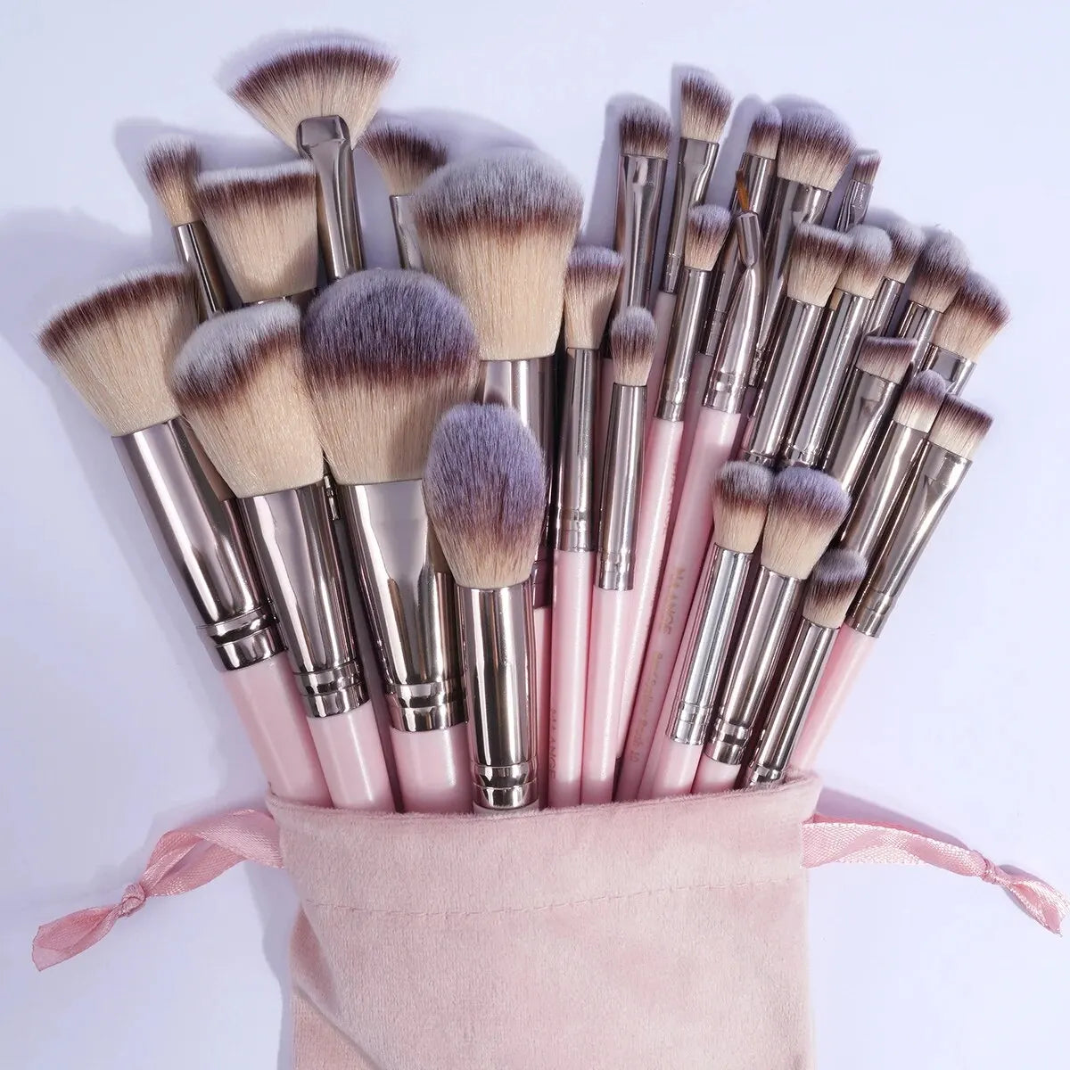 Kit de Brochas de Maquillaje Profesional: Tu Secreto para una Belleza Perfecta - IMP